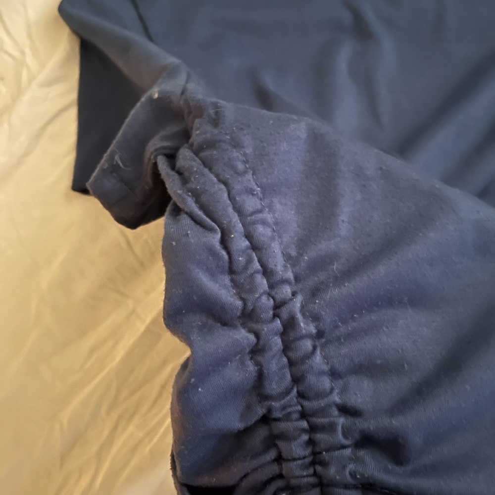 solid drawstring side crop tee - Picture 2 of 4